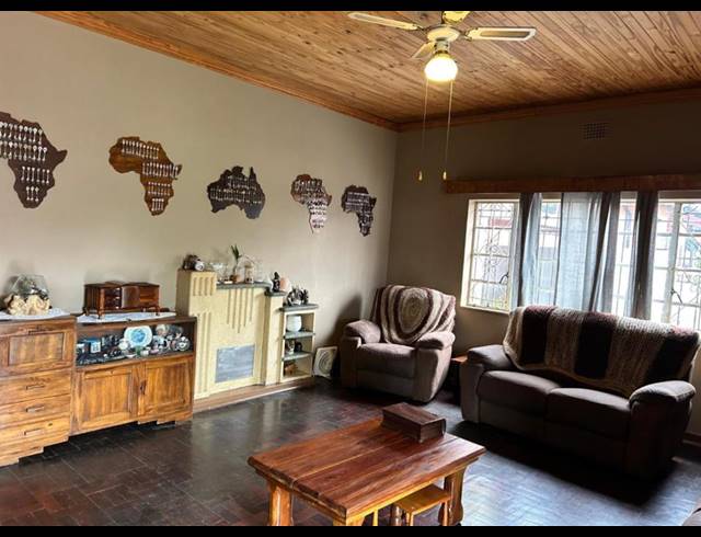 3 BEDROOM HOUSE FOR SALE IN FLORENTIA